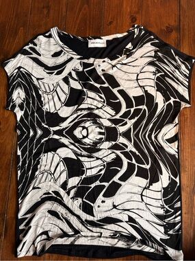 Emilio Pucci Black and White Abstract Wave Short Sleeve Top 100% Viscose